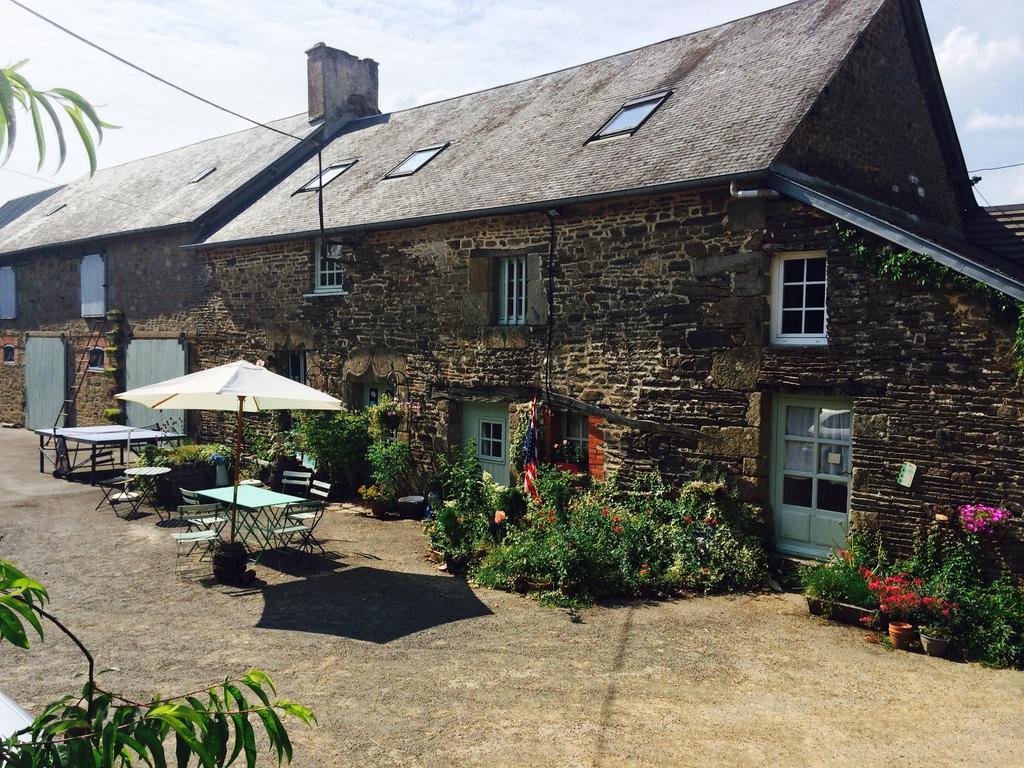 Le Teilleul Ferme De La Gortiere Bed & Breakfast エクステリア 写真