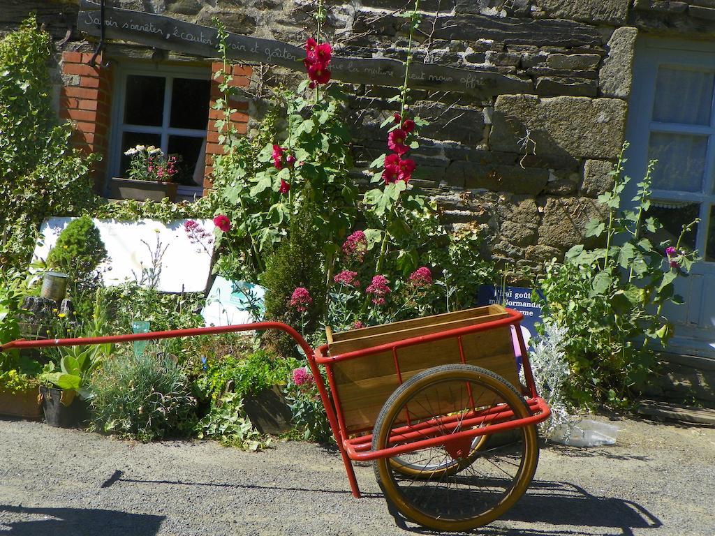 Le Teilleul Ferme De La Gortiere Bed & Breakfast エクステリア 写真
